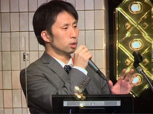 演者